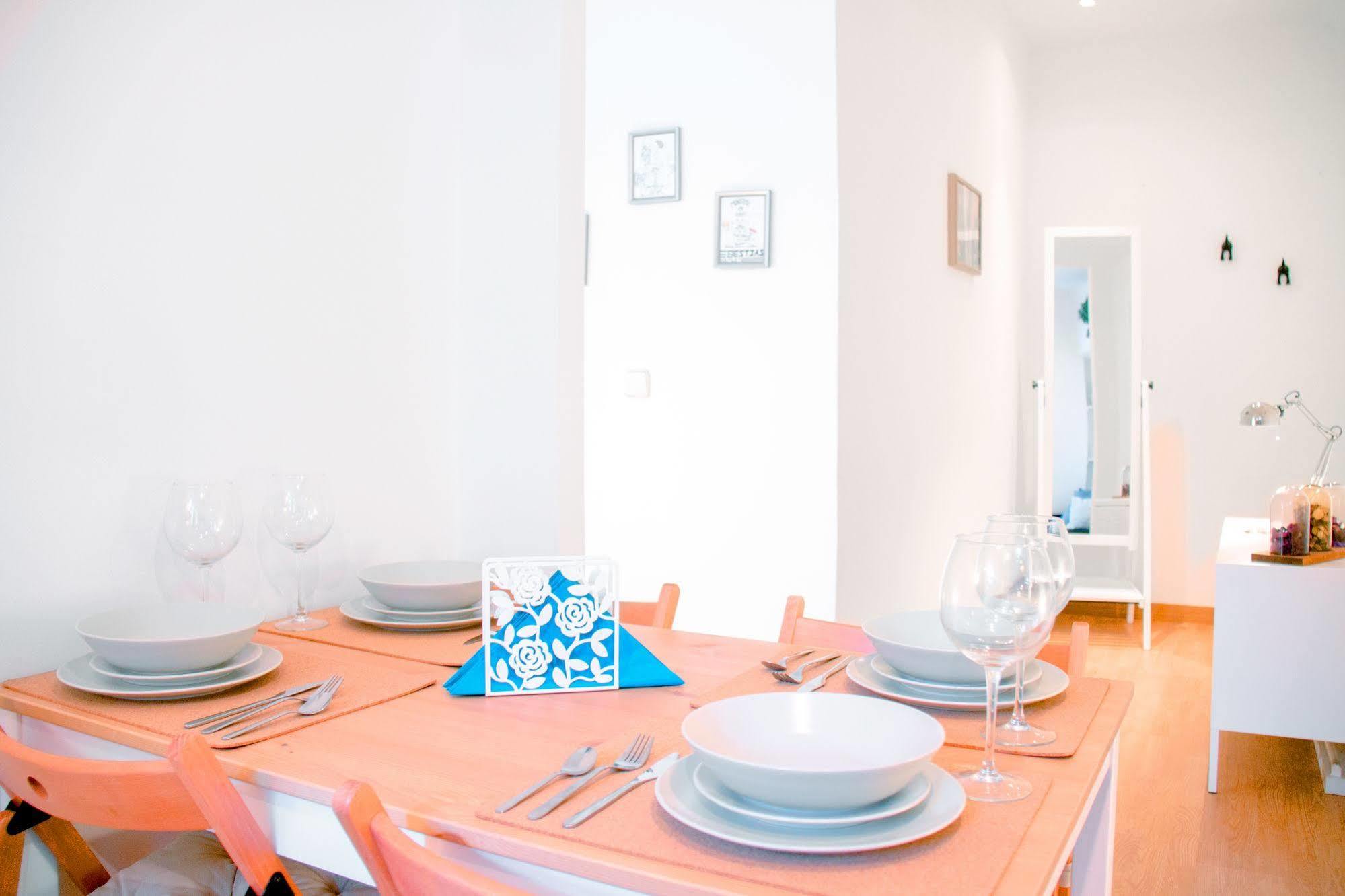 Lollipop Flats City Centre Deluxe Suite مدريد المظهر الخارجي الصورة
