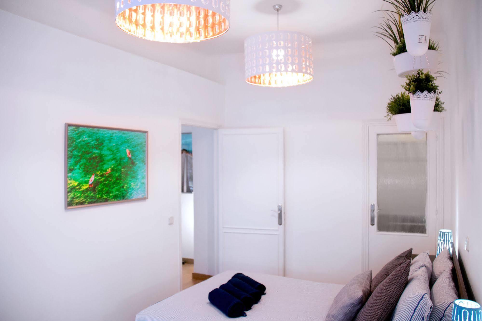 Lollipop Flats City Centre Deluxe Suite مدريد المظهر الخارجي الصورة