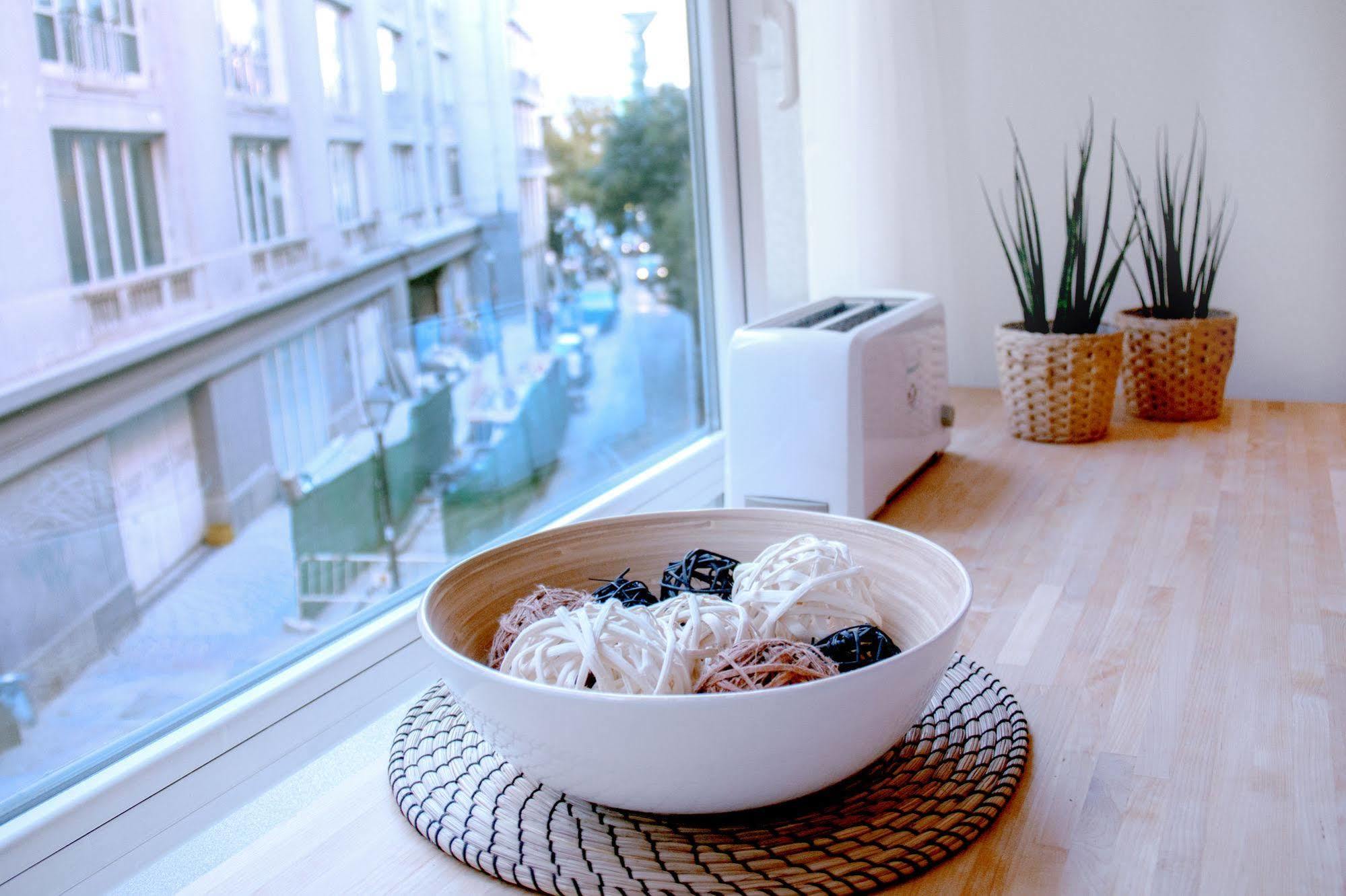 Lollipop Flats City Centre Deluxe Suite مدريد المظهر الخارجي الصورة